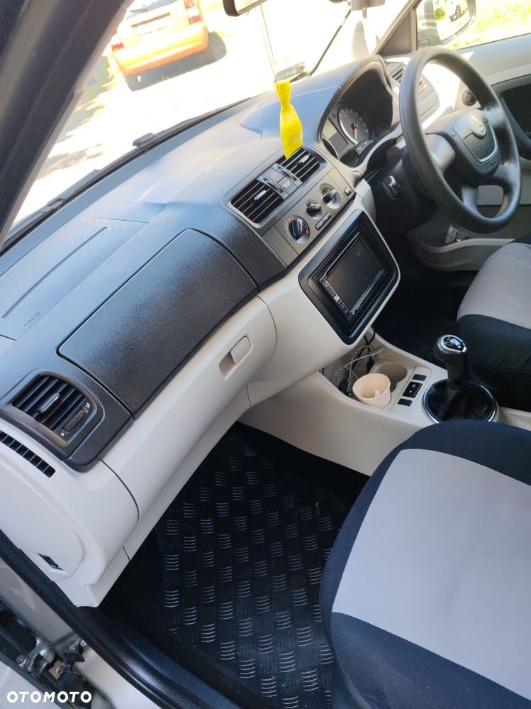 Skoda Fabia - 4