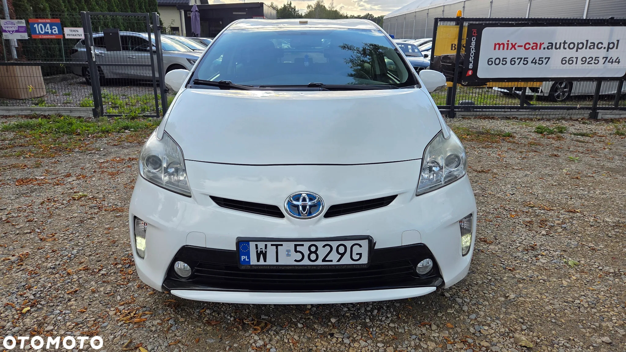 Toyota Prius (Hybrid) Comfort - 2
