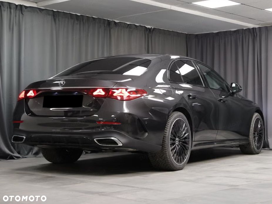 Mercedes-Benz Klasa E 220 d mHEV 4-Matic AMG 9G-Tronic - 4