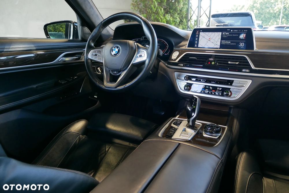 BMW Seria 7 750Li xDrive - 19