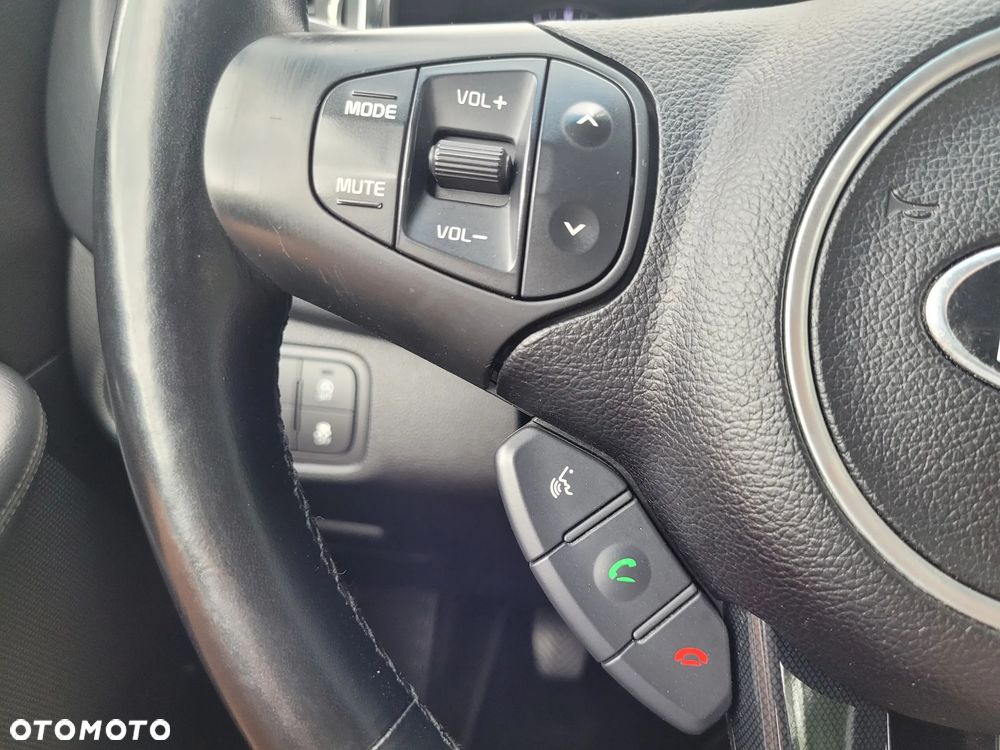 Kia Carens 1.7 CRDi 141 Dream Team Edition - 20