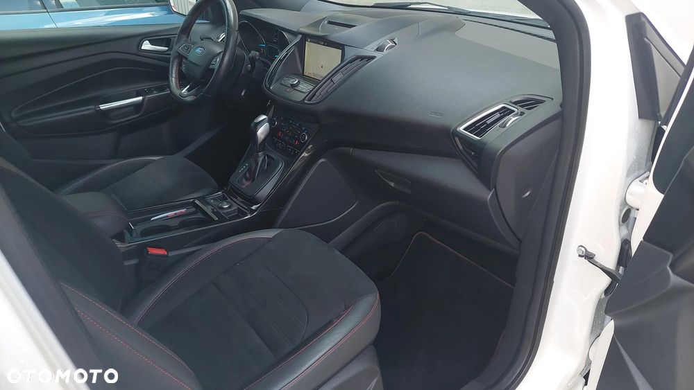 Ford Kuga 2.0 TDCi AWD ST-Line - 24