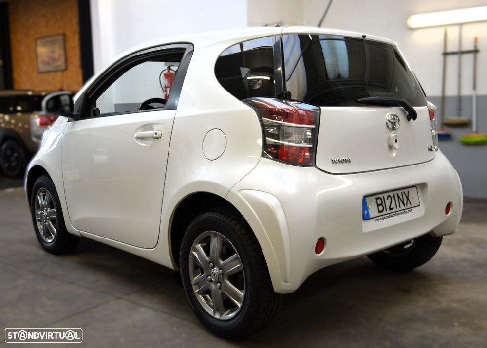 Toyota iQ 1.0 VVT-i Essential+AC - 35