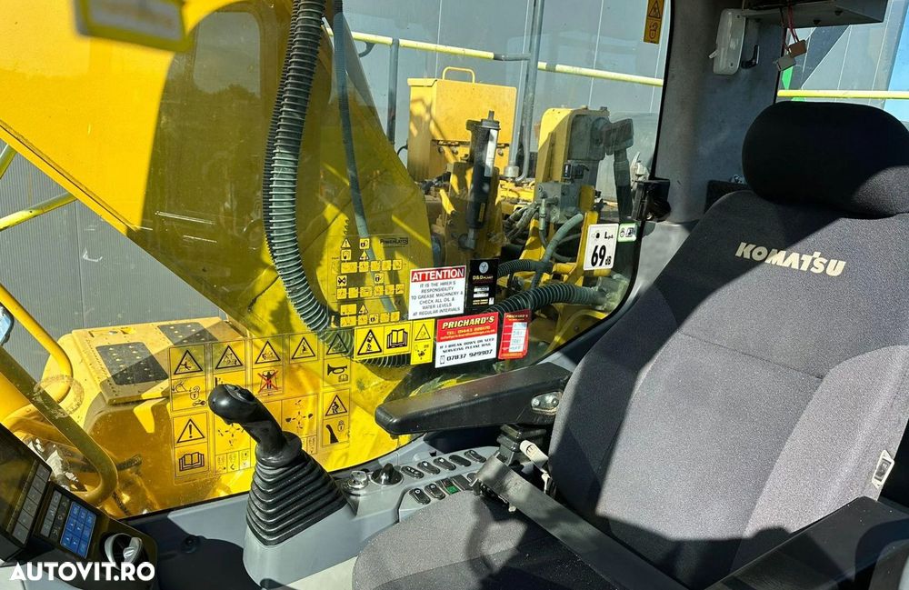 Komatsu HB215LC Excavator - 6