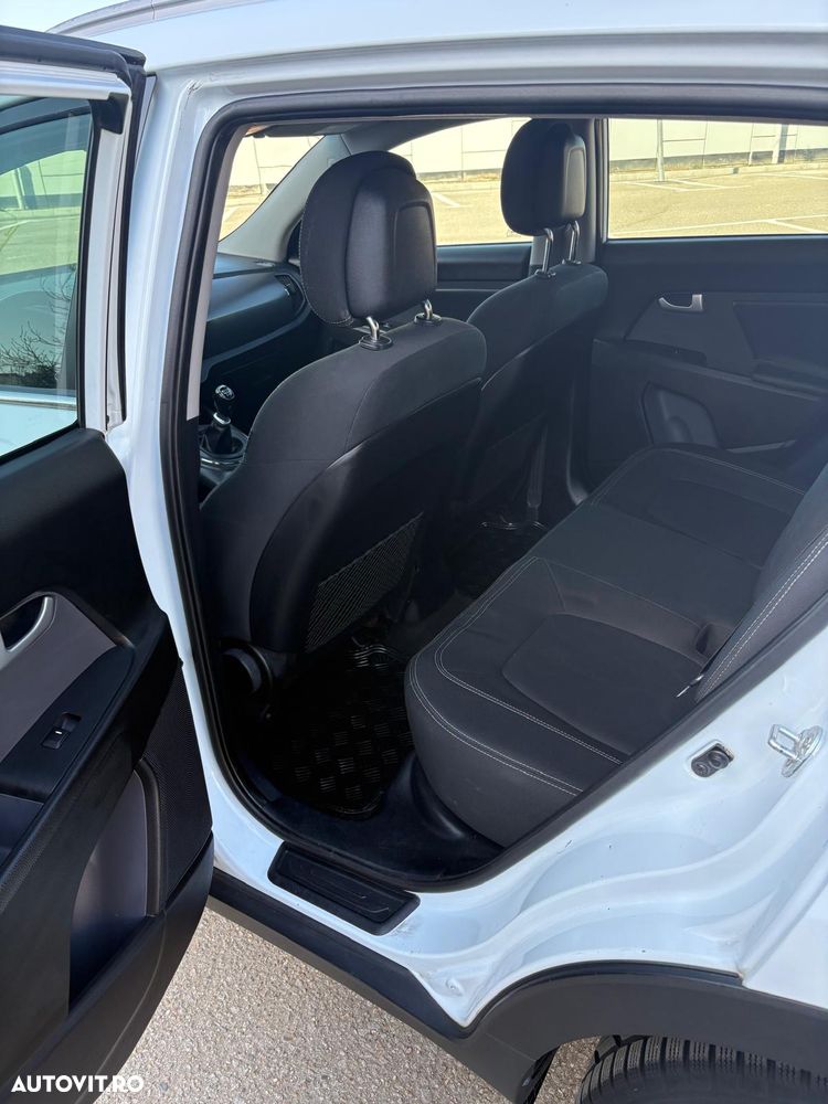 Kia Sportage 1.7 DSL MT 4x2 PREMIUM - 11