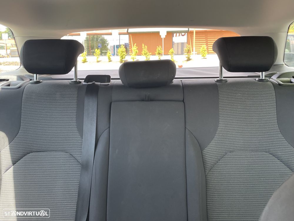 SEAT Leon ST 1.6 TDI FR S/S - 8