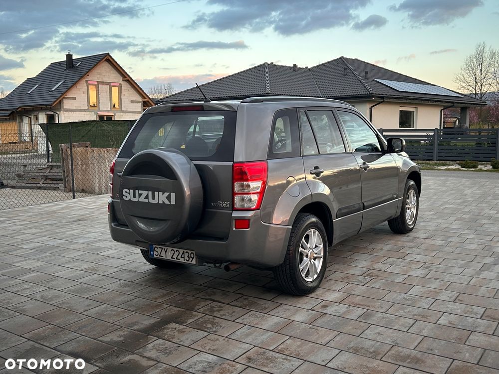 Suzuki Grand Vitara 2.0 - 4