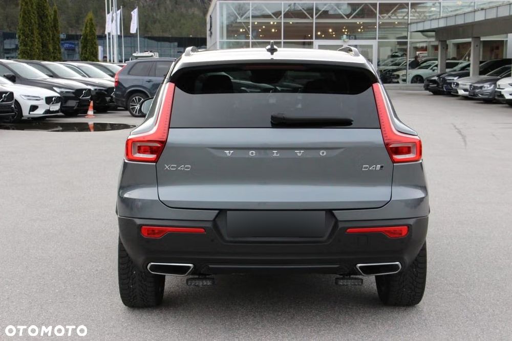 Volvo XC 40 D4 AWD Geartronic R-Design - 9