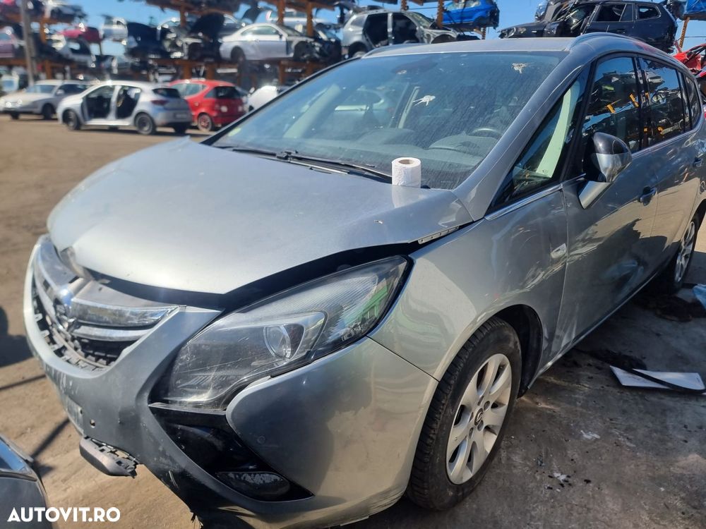 Rampa injectoare 1.6 cdti b16dth 55570022 Opel Zafira C [2012 - 2016] - 4