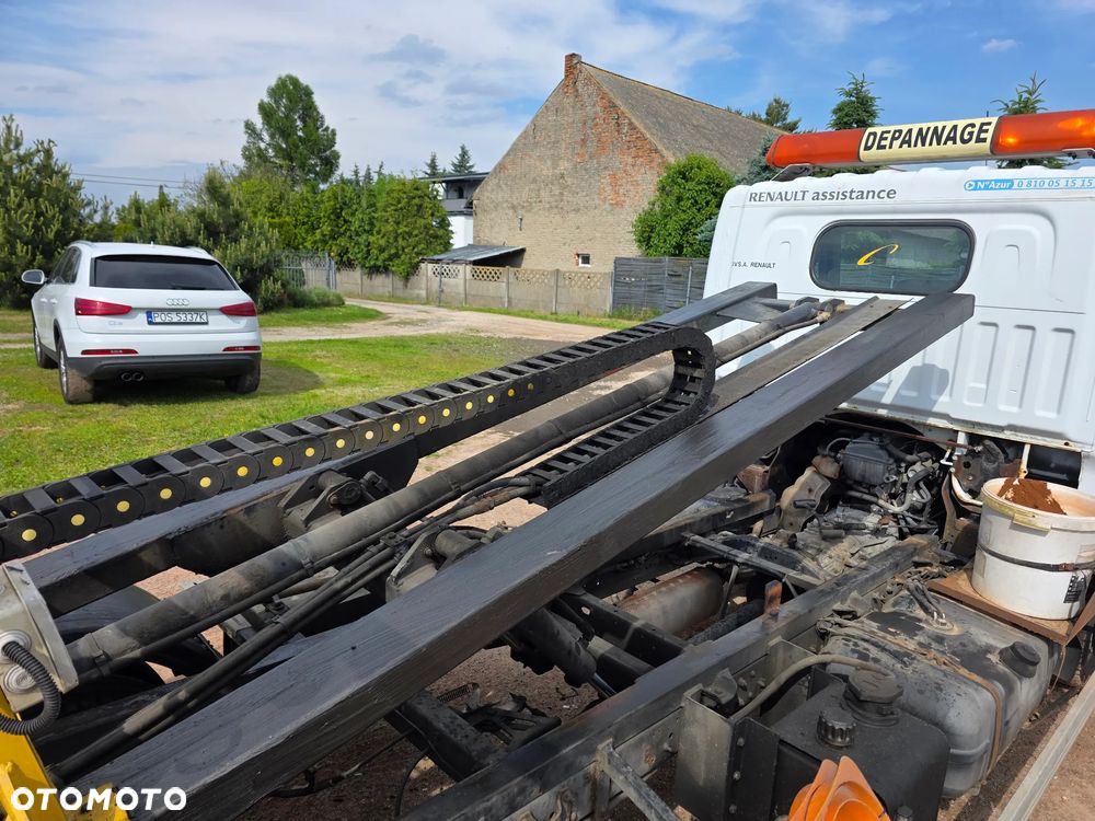 Renault Maxity - 25