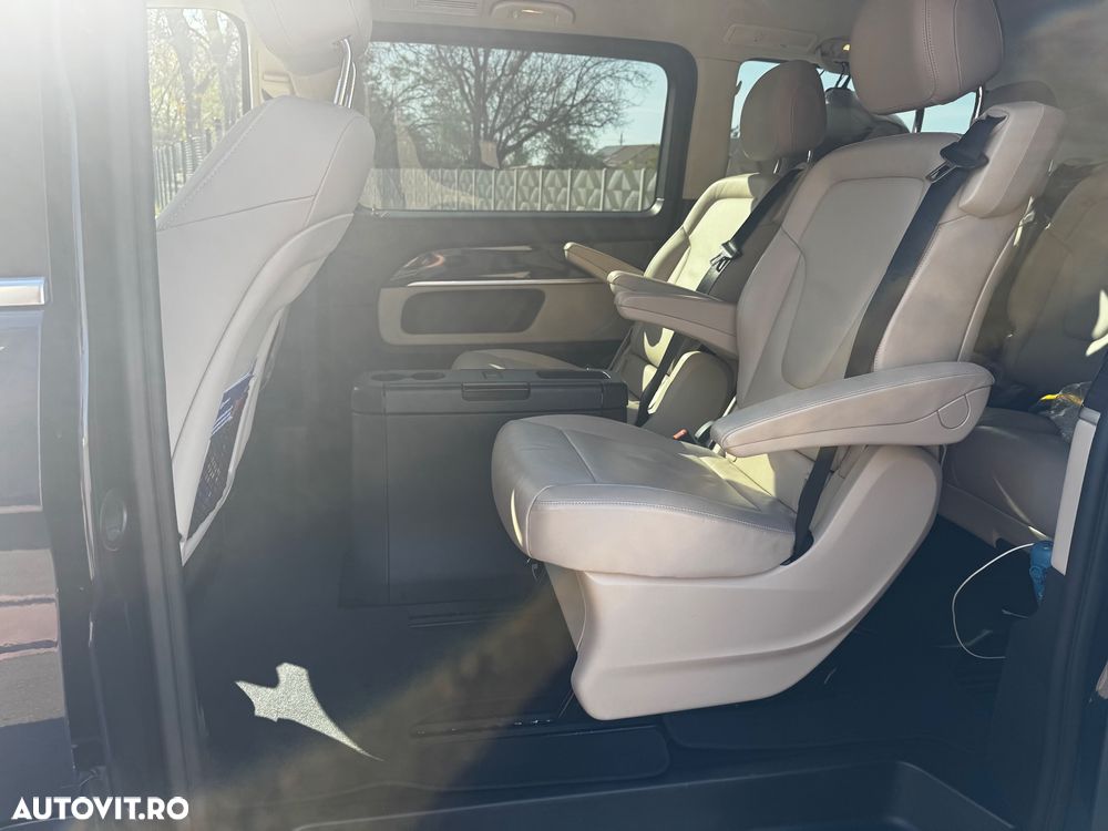 Mercedes-Benz V - 12