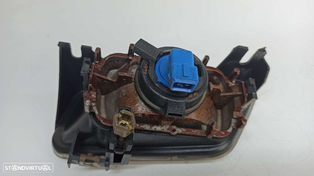 FAROL DE NEVOEIRO DIREITO CITROEN SAXO 1.1 SX - 6