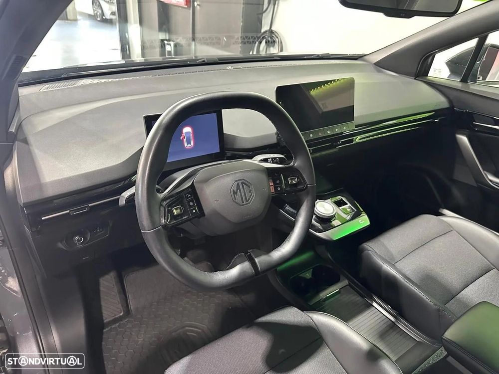 MG MG4 64 kWh Luxury - 6