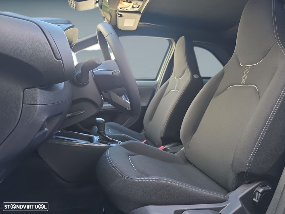 Toyota Aygo X 1.5 Hybrid Envy - 7