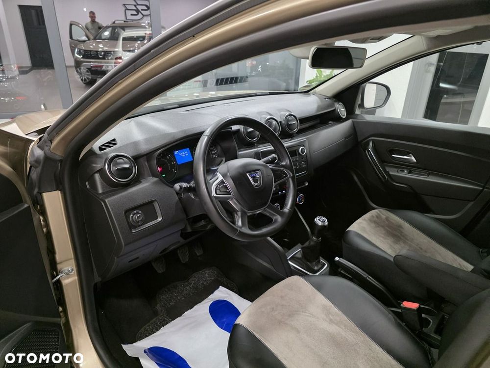 Dacia Duster 1.6 SCe Essential - 11