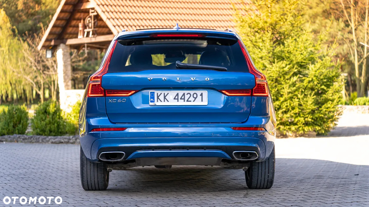 Volvo XC 60 T5 AWD R-Design - 6