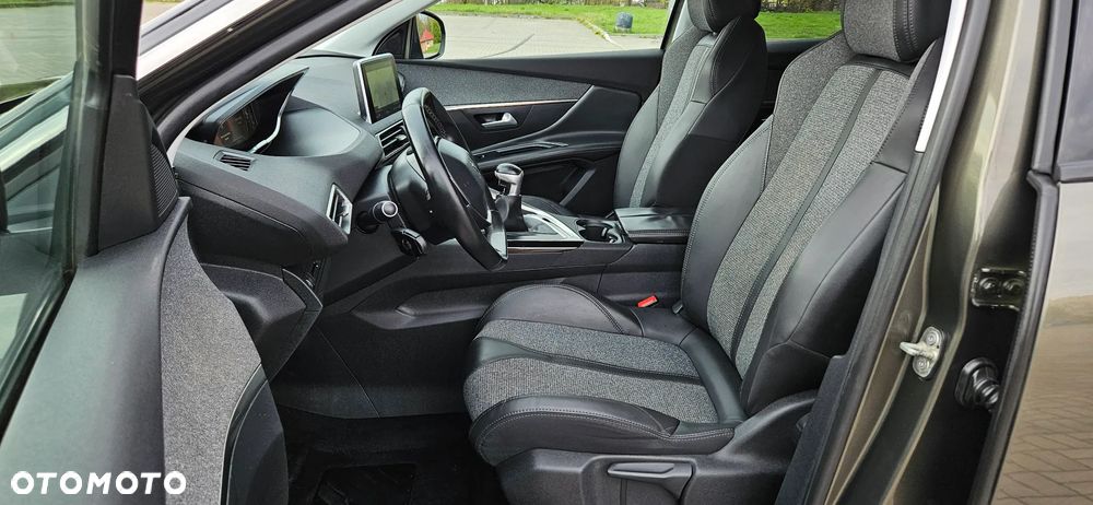 Peugeot 3008 HDi 115 Allure - 10