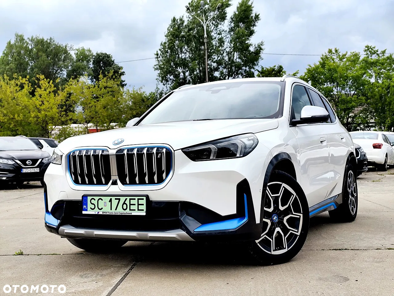 BMW iX1 xDrive30 66.5kWh xLine - 2
