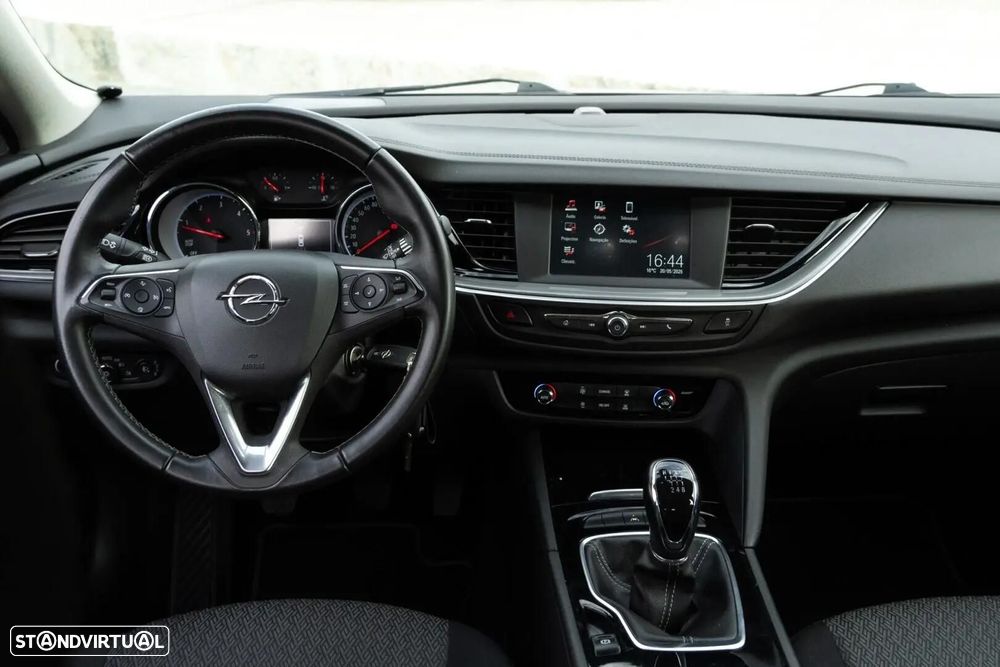Opel Insignia Sports Tourer - 11