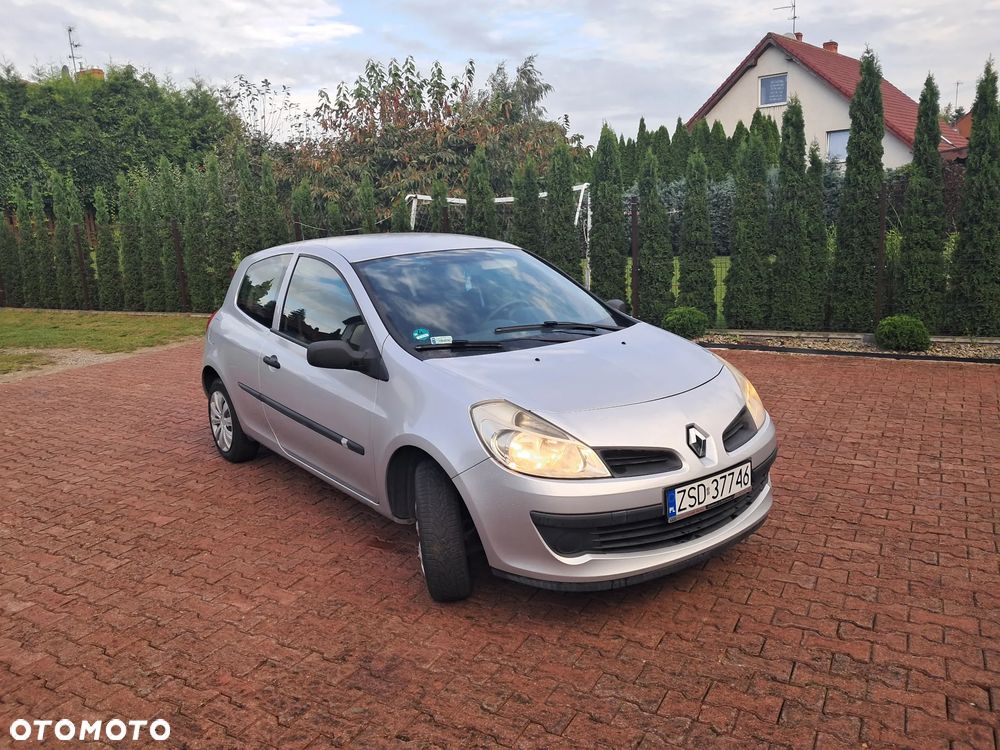 Renault Clio - 1