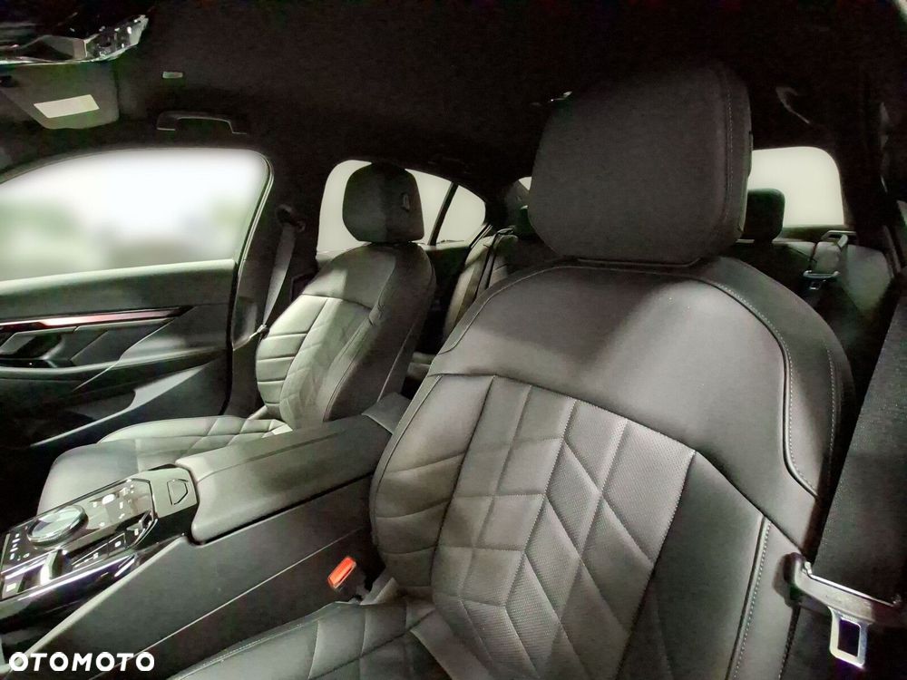 BMW Seria 5 - 13