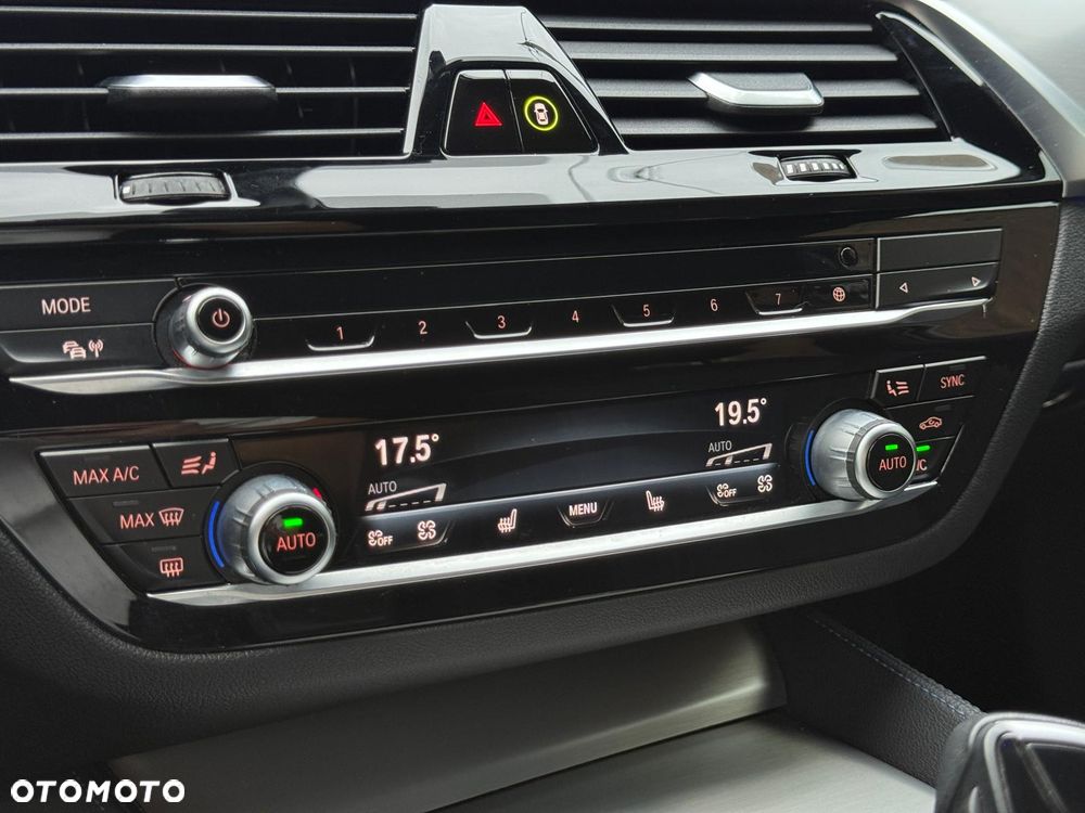 BMW Seria 5 520d xDrive M Sport Edition - 34