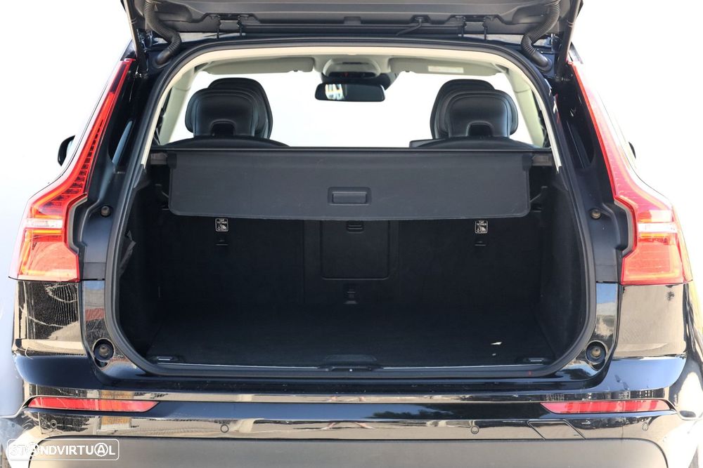 Volvo XC 60 2.0 D4 Momentum Geartronic - 4