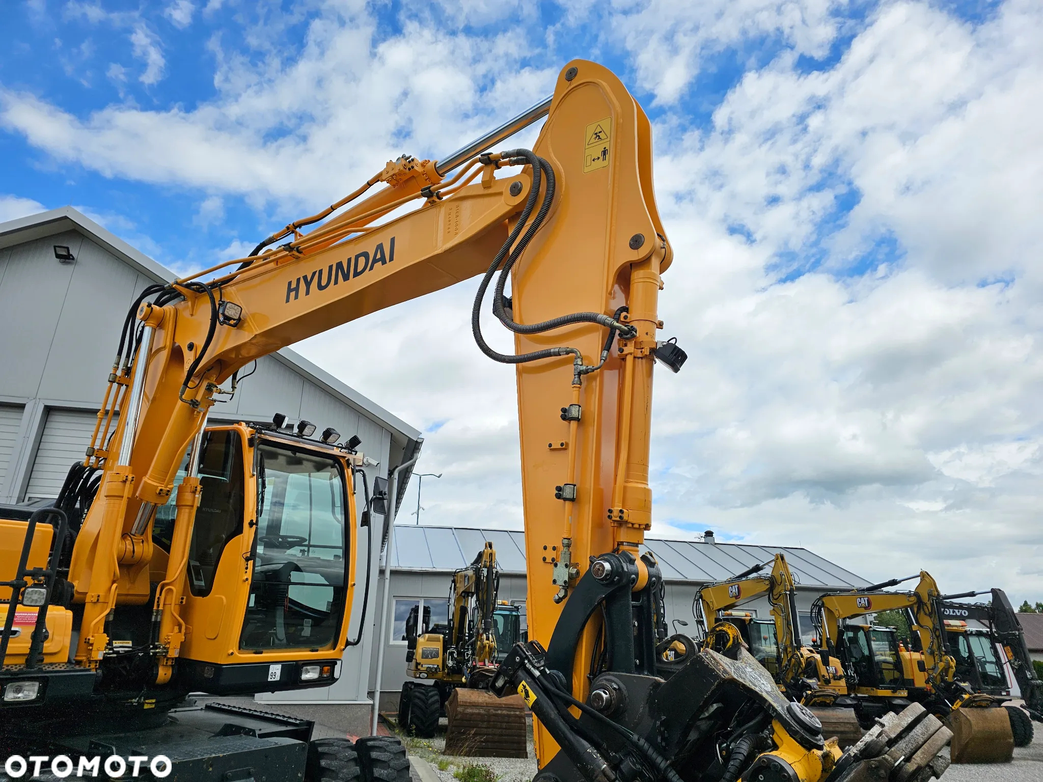 Hyundai 140 W 9 A - 16