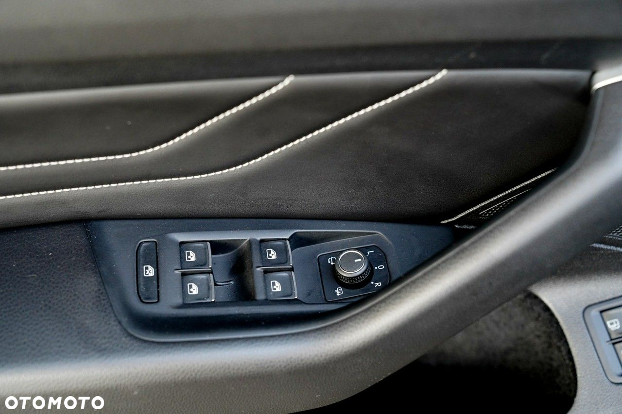 Volkswagen Passat - 31