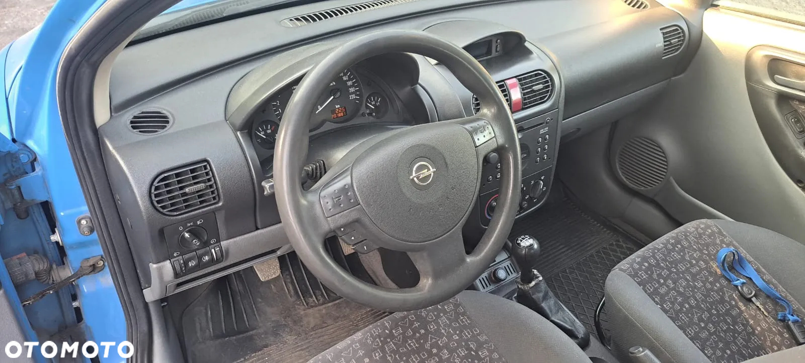 Opel Corsa 1.2 16V Comfort - 4
