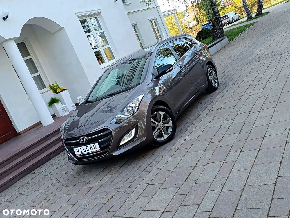 Hyundai i30 blue Kombi 1.6 CRDi Passion - 40