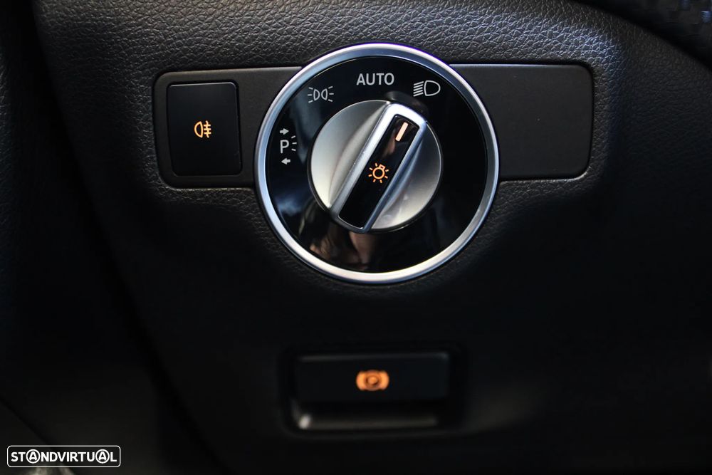 Mercedes-Benz A 45 AMG 4Matic Speedshift 7G-DCT - 49