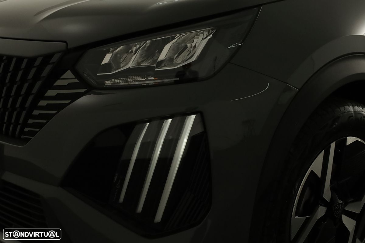 Peugeot 2008 1.2 PureTech Allure EAT8 - 6