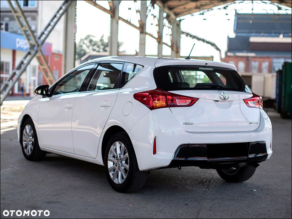 Toyota Auris - 13