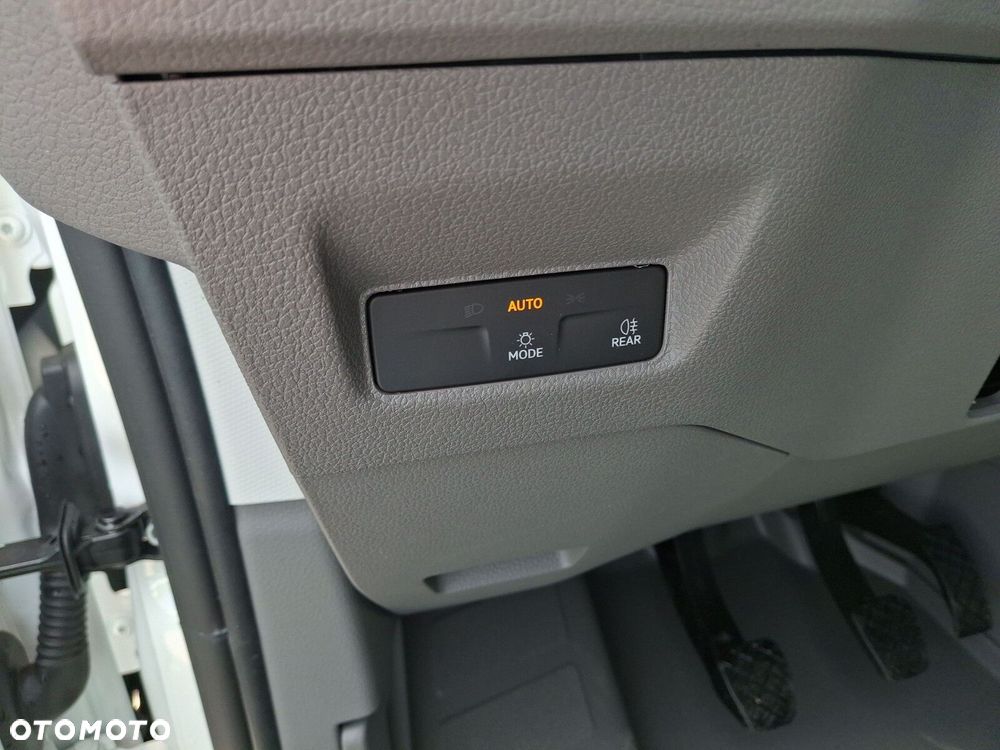 Volkswagen Crafter 35 furgon 140KM 3640 - 30
