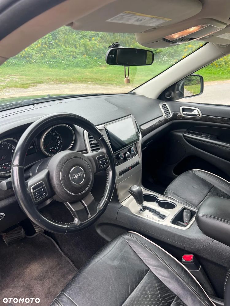 Jeep Grand Cherokee - 12