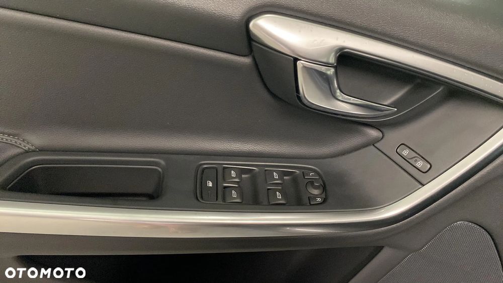 Volvo V60 D2 Linje Svart - 20