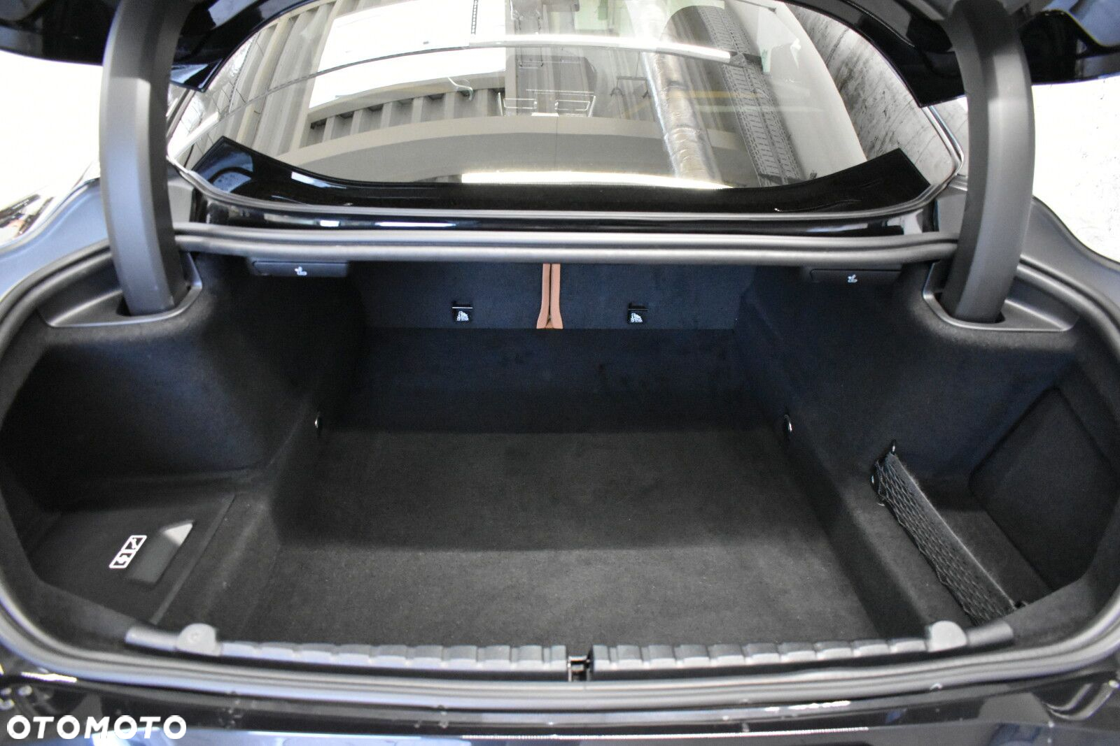 BMW Seria 8 - 23