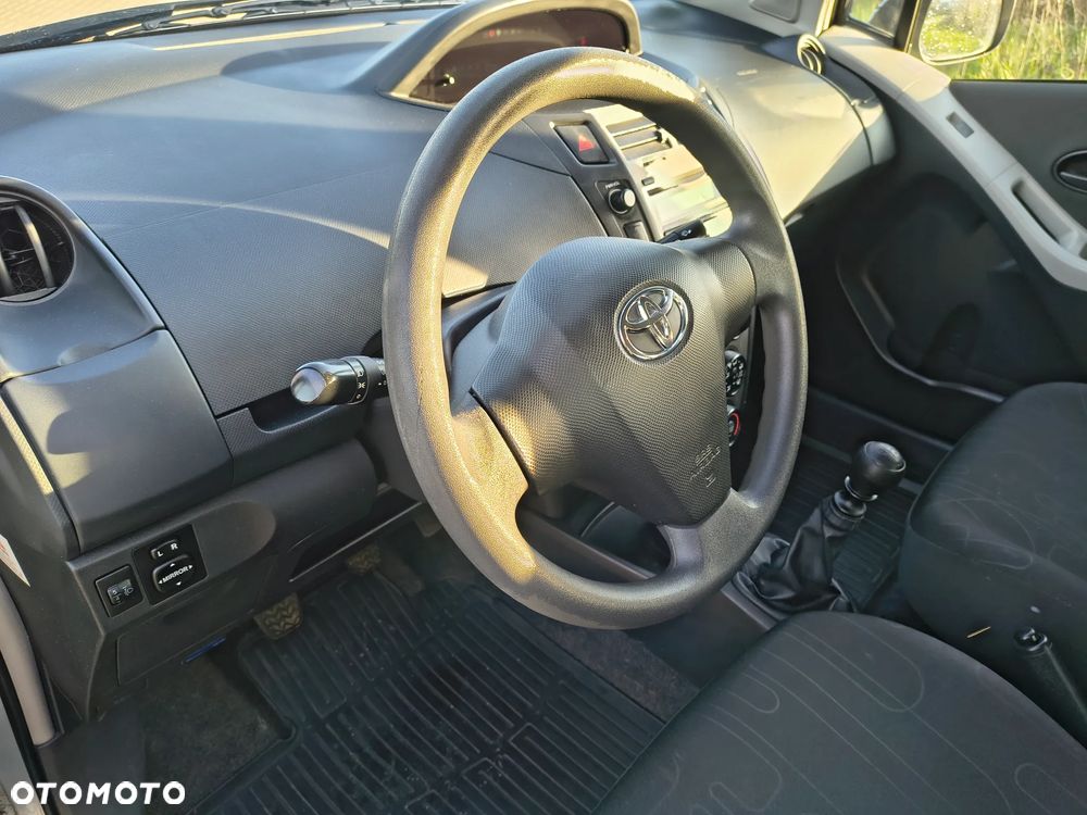 Toyota Yaris 1.33 VVT-i Edition - 13