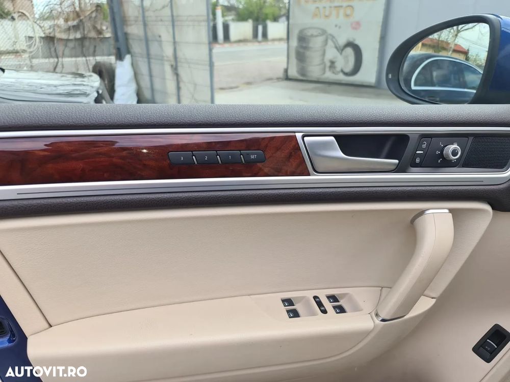 Volkswagen Touareg V6 TDI BMT Supreme Plus - 11