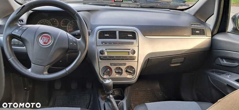 Fiat Grande Punto - 12