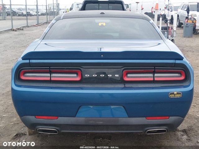 Dodge Challenger - 3