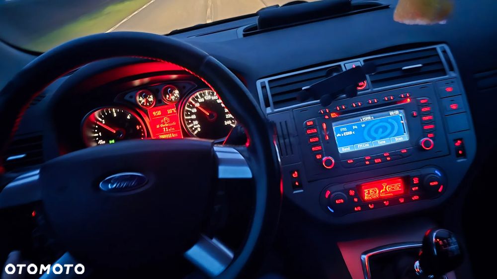 Ford Kuga 2.0 TDCi 4x4 Titanium - 20