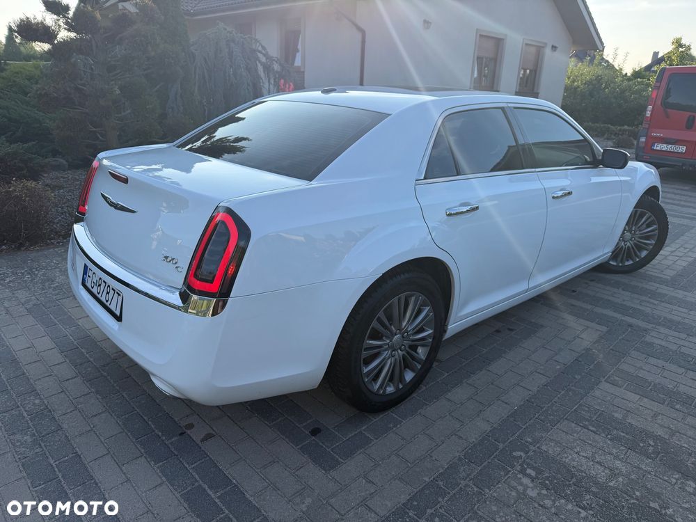 Chrysler 300C - 13