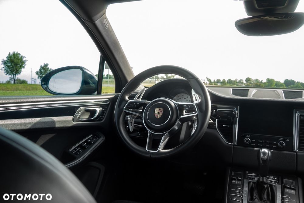 Porsche Macan S - 22