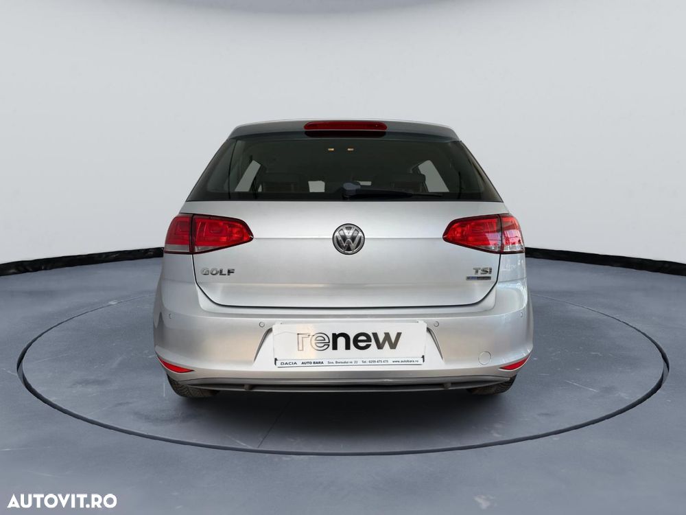 Volkswagen Golf - 6