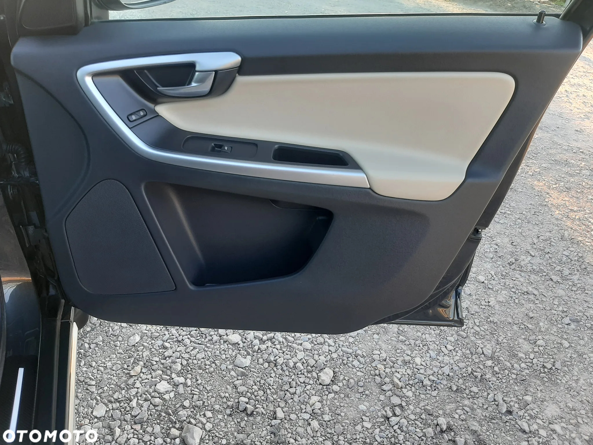 Volvo XC 60 D5 AWD RDesign - 32