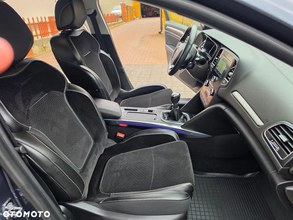 Renault Megane ENERGY TCe 100 EXPERIENCE - 23