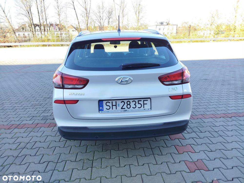 Hyundai i30 1.6 D Classic + - 4