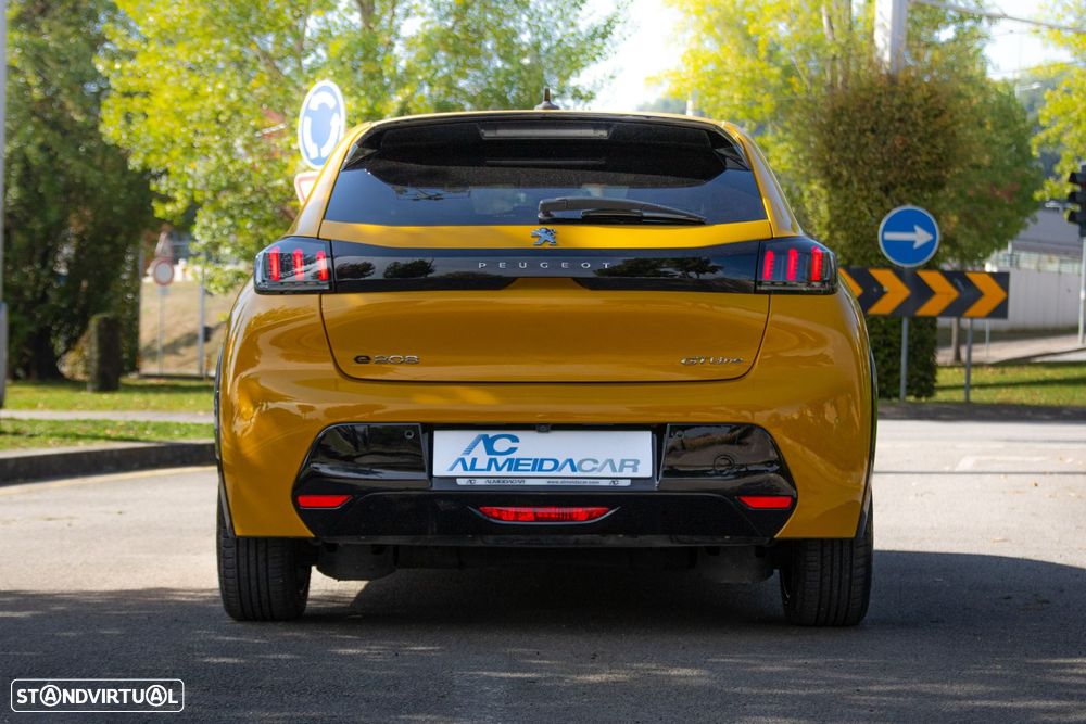 Peugeot e-208 GT - 20